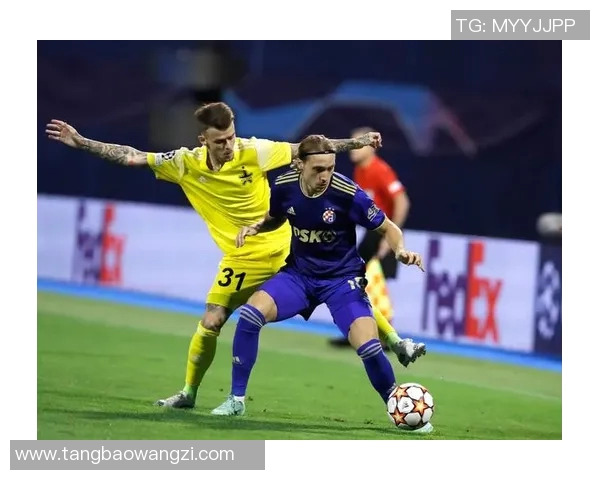 乌德勒支主场迎战阿尔克马全力争胜展现球队实力与斗志