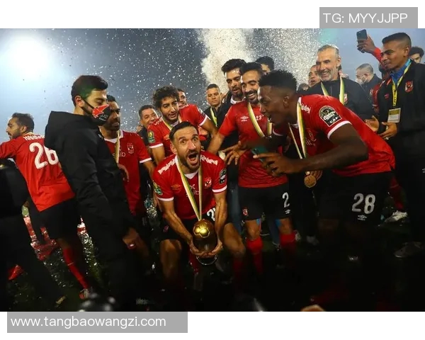 塔什干棉农与阿赫利的激烈对决展现足球魅力与团队精神